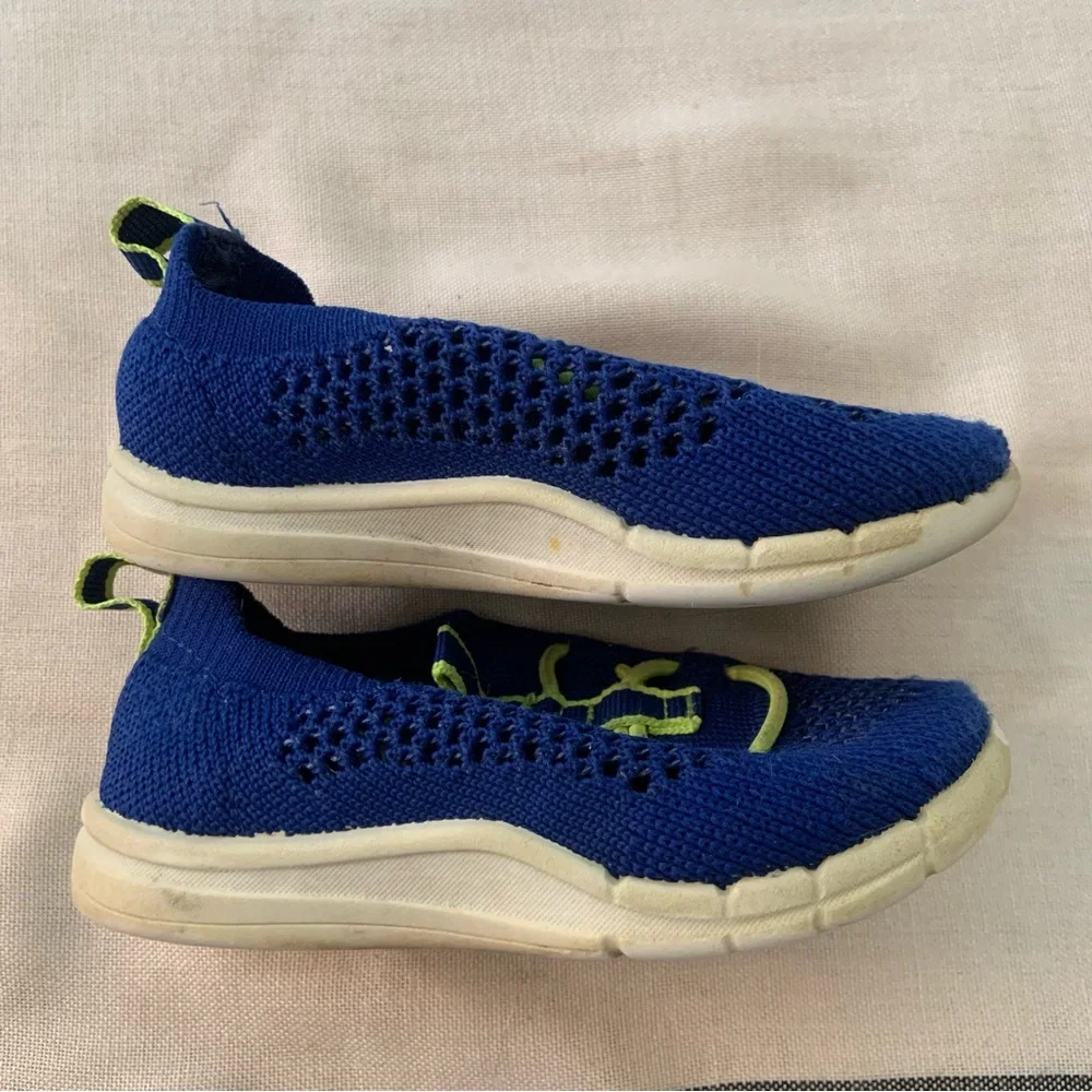 OshKosh B’Gosh Water Sneakers